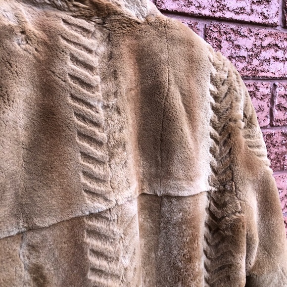 European Rabbit In New Condition Fur Coat - Picture 8 of 9